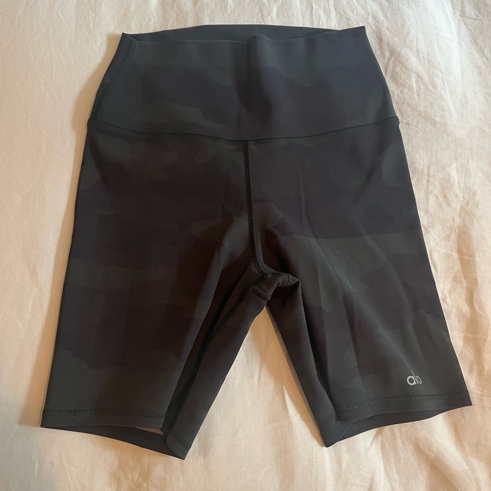 ALO Yoga Black Camo Bike Shorts
